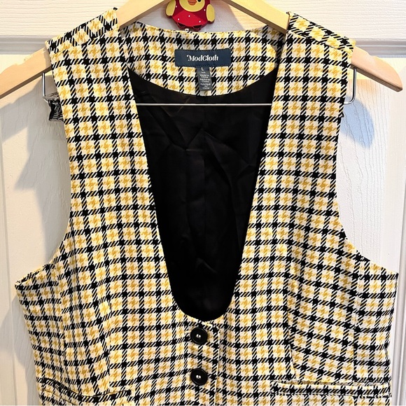 ModCloth Size L Yellow White Black Houndstooth Button up Vest with Faux Pockets - Picture 2 of 11